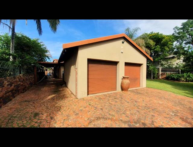 3 BEDROOM HOUSE FOR SALE IN SINOVILLE